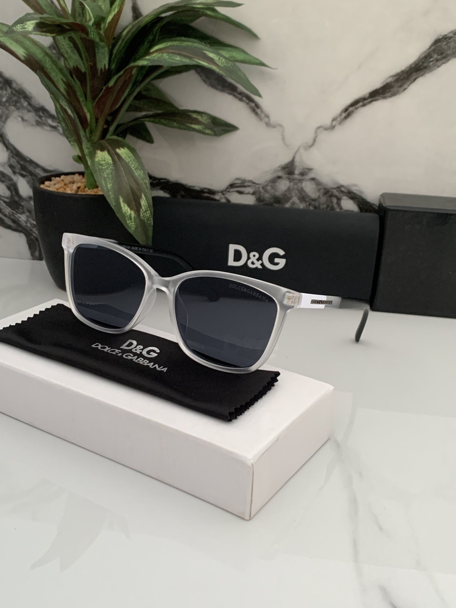 Branded D&G White Black Sunglasses - Image 3
