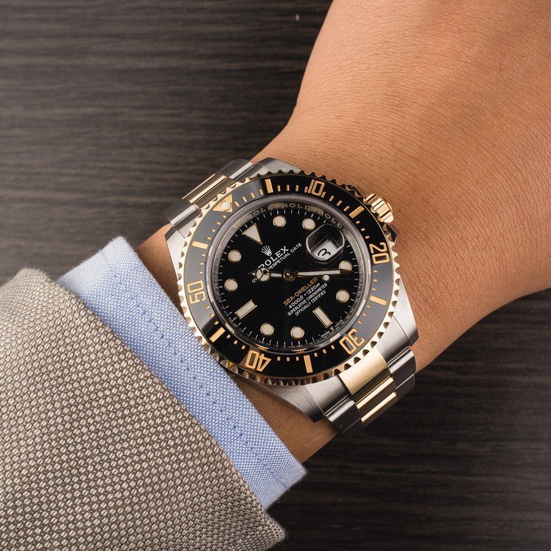 Rolex Sea-Dweller yellow gold Bezel and black dial - Image 2